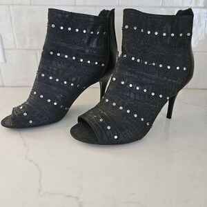 NWOB Caressa Black “Leigh” Leather Studded Peep Toe Stiletto Bootie, Sz 7.5